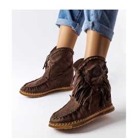 Hnědé kozačky na klínku hnědý 1 Hnědé kozačky na klínku hnědý 1