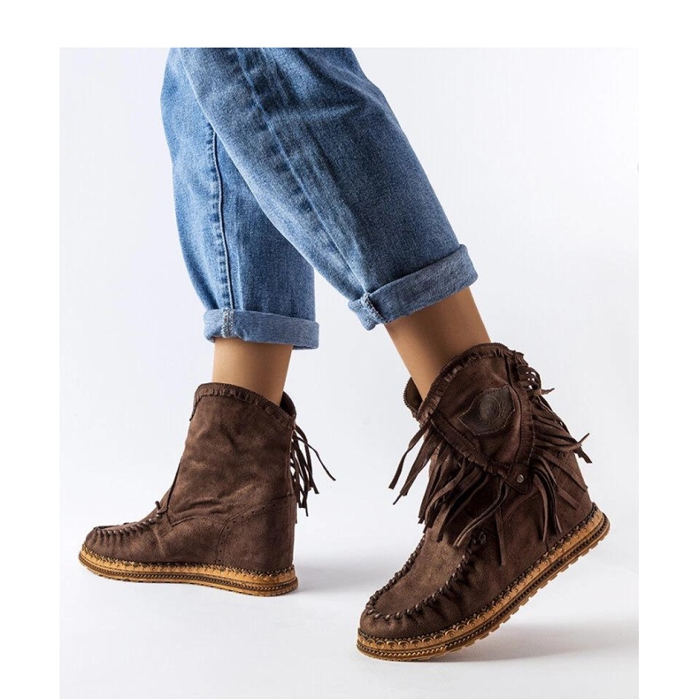 Hnědé kozačky na klínku hnědý 2 Hnědé kozačky na klínku hnědý 2