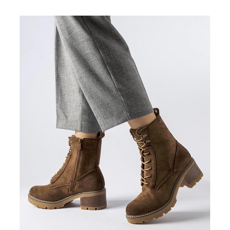 Hnědé šněrovací kotníkové boty hnědý 2