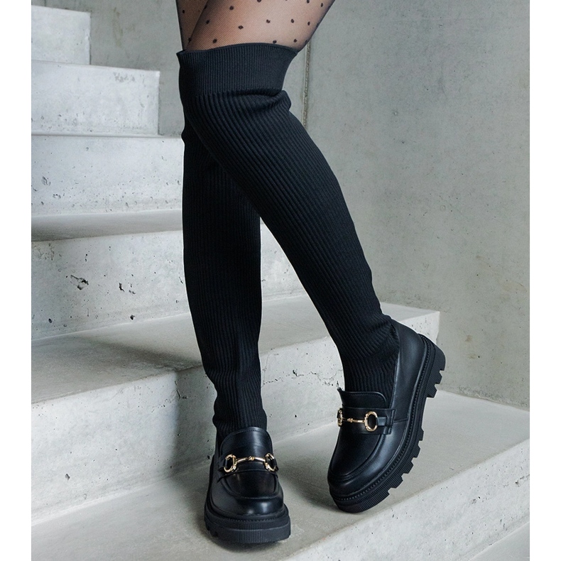 Černé kozačky s pružným svrškem a plochým podpatkem černá 1