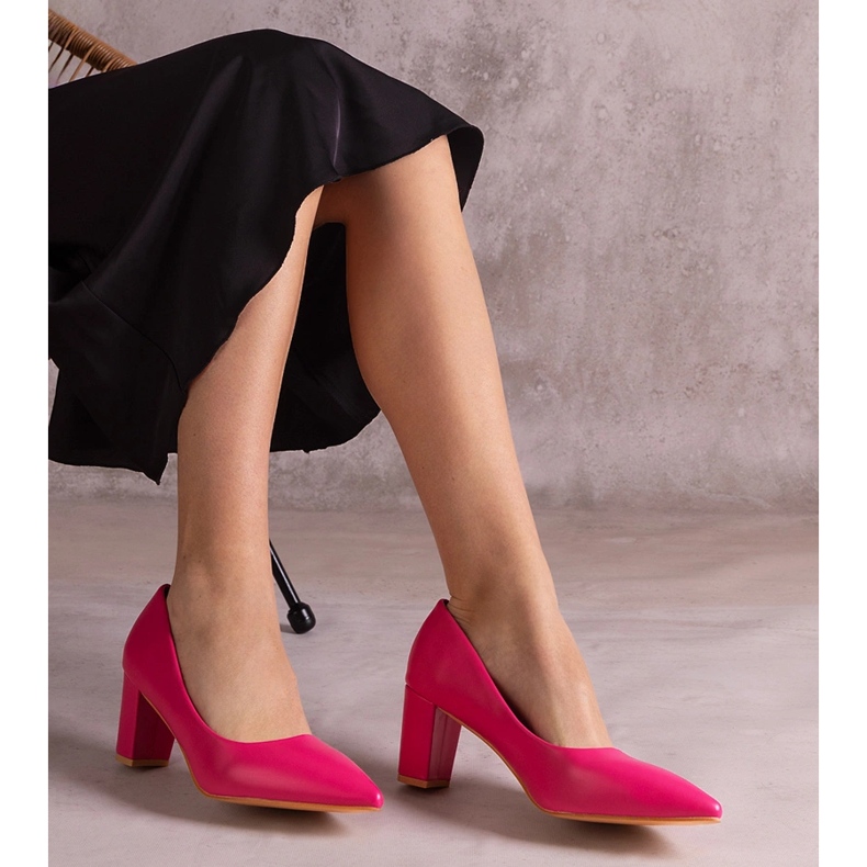 Růžové lodičky na sloupu růžový 1