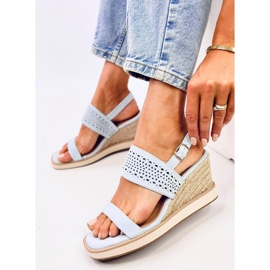 Openwork espadrilles na modrých klínech 5
