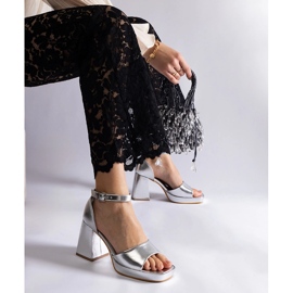 Silver dámské sandály s masivní kovovou patou stříbrný 2