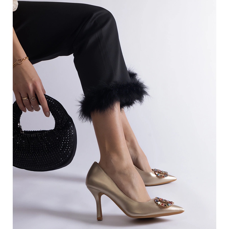 Zlaté lodičky zdobené barevnými zirkony zlatý 2