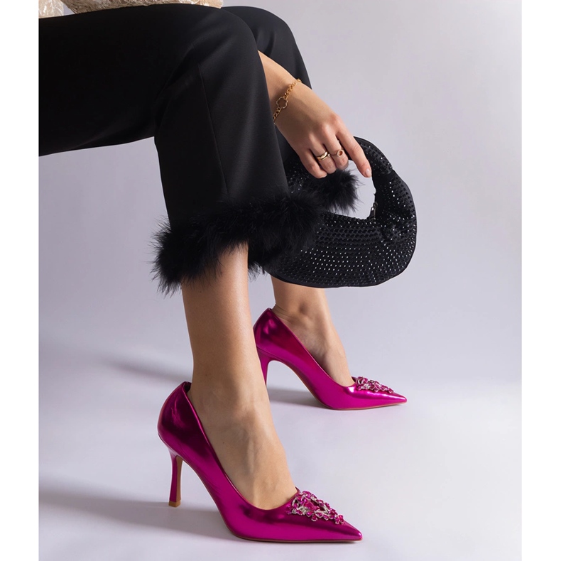 Růžové lakované jehlové boty zdobené zirkony růžový 1