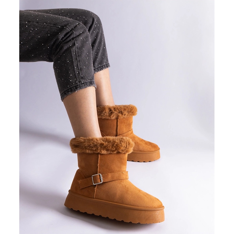 Hnědé zateplené sněhule zdobené kožíškem hnědý 1