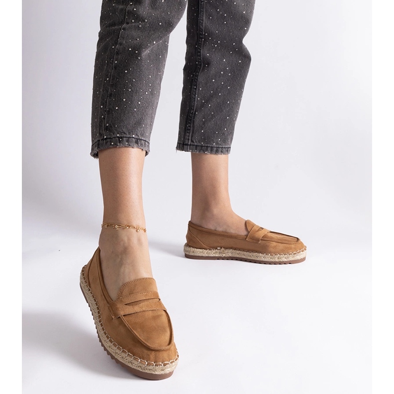 Klouzací espadrilles karamel na platformě hnědý 2