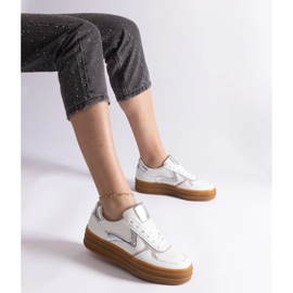 Bílé a stříbrné tenisky s gumovou podrážkou bílý 2 Bílé a stříbrné tenisky s gumovou podrážkou bílý 2