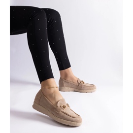 Béžové dámské mokasíny s ekologickým semišem s řetězem béžový 1