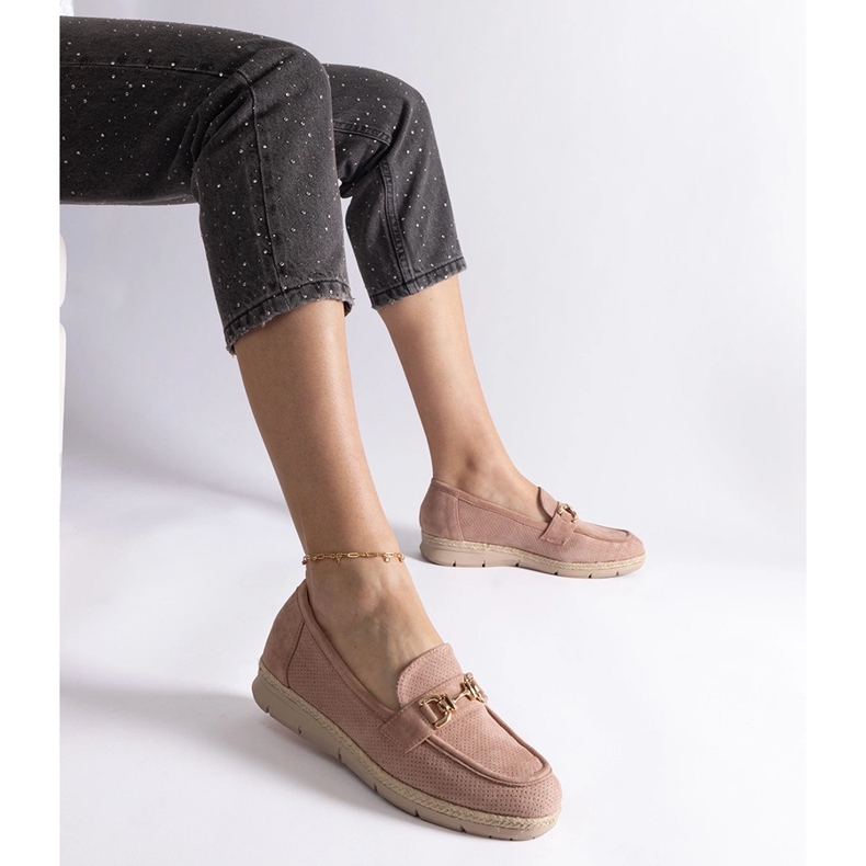 Růžové dámské mokasíny s ekologickým semišem s řetězem růžový 1 Růžové dámské mokasíny s ekologickým semišem s řetězem růžový 1