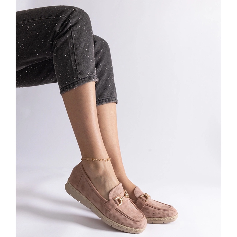 Růžové dámské mokasíny s ekologickým semišem s řetězem růžový 2 Růžové dámské mokasíny s ekologickým semišem s řetězem růžový 2