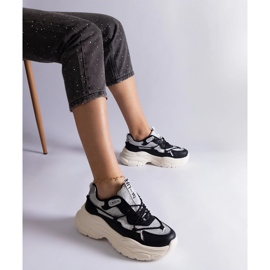 Černé tenisky se třpytivými vsadkami černá 1 Černé tenisky se třpytivými vsadkami černá 1