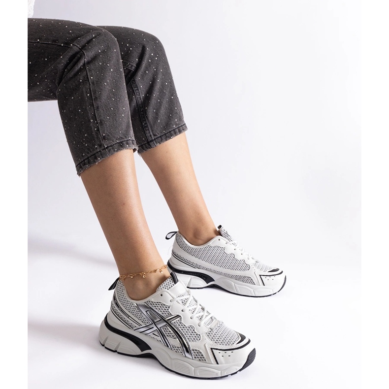 Černé dámské sportovní tenisky bílý 1 Černé dámské sportovní tenisky bílý 1