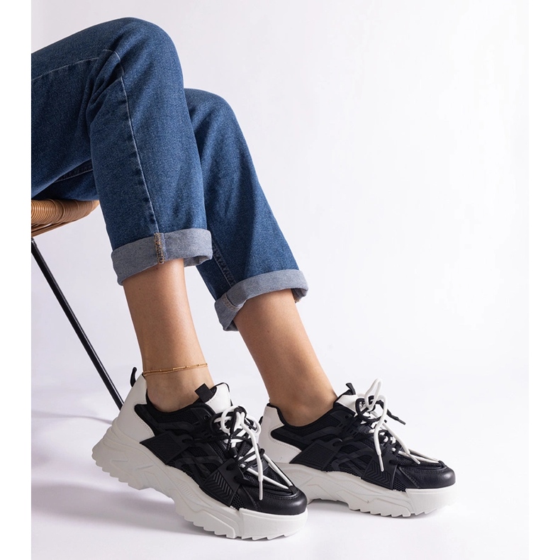 Černé dámské sportovní tenisky černá 1