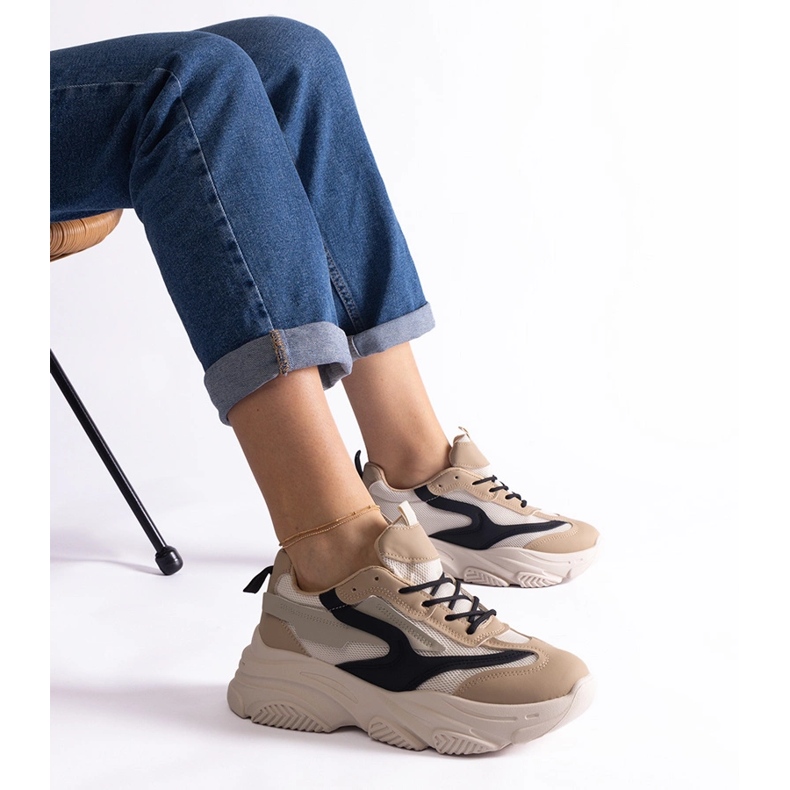 Béžové a černé dámské tenisky béžový 1 Béžové a černé dámské tenisky béžový 1