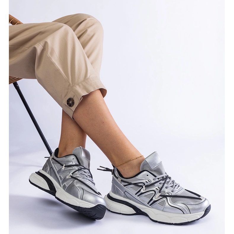 Stříbrné dámské tenisky s masivní podrážkou stříbrný 2