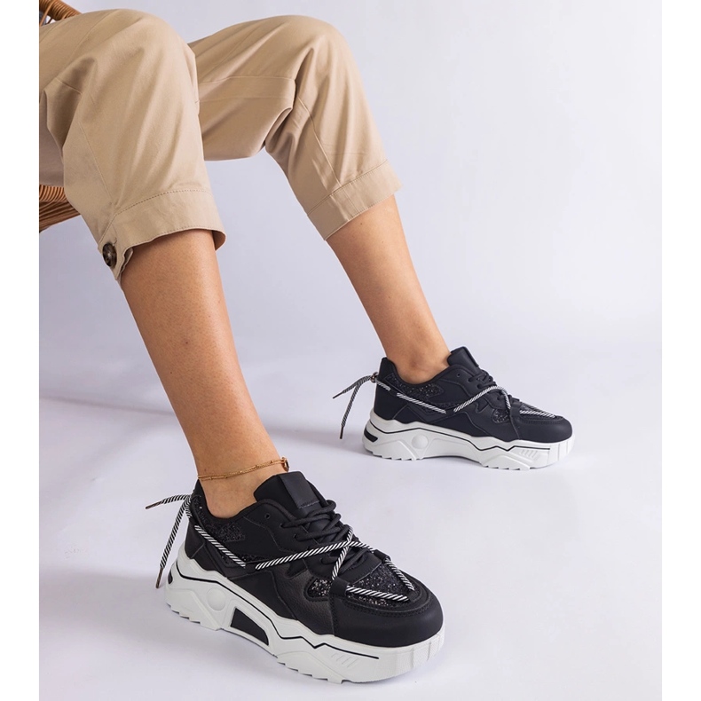 Černé dámské tenisky se třpytkami černá 1