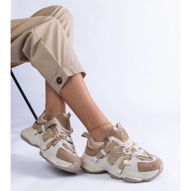 Beige tenisky se zlatými vložkami béžový 1