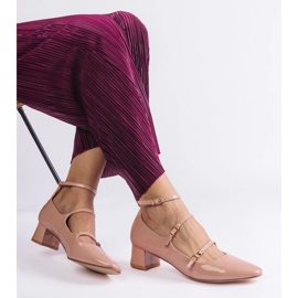 Béžová čerpadla je valená pásem béžový 2 Béžová čerpadla je valená pásem béžový 2