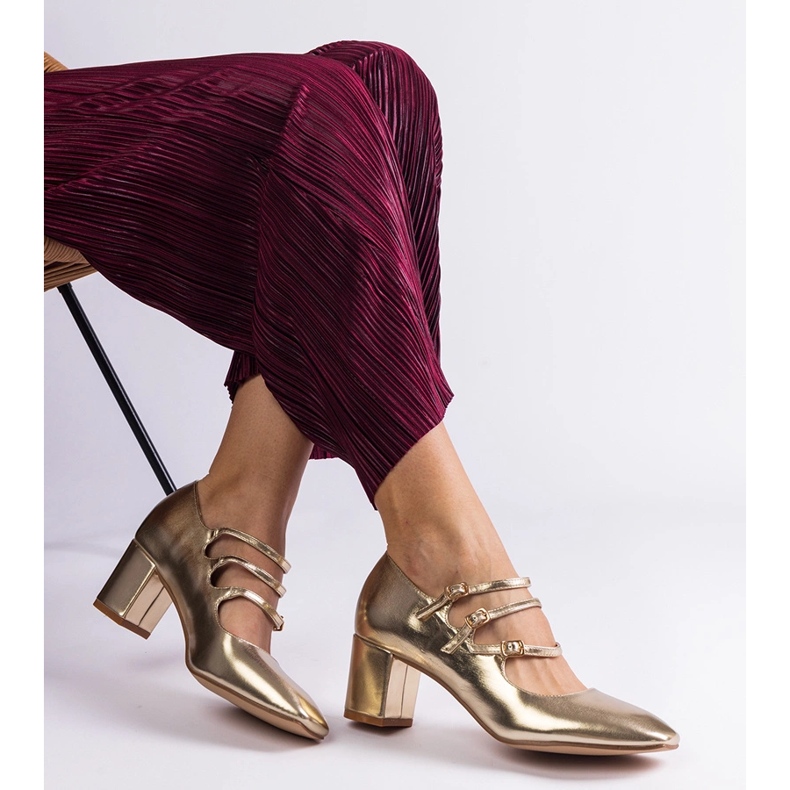 Zlaté čerpadla na sloupku s dekorativními sponami zlatý 2