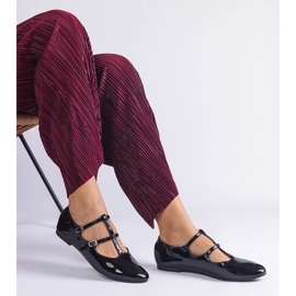 Černé baleríny se rozplynuly sponou černá 2