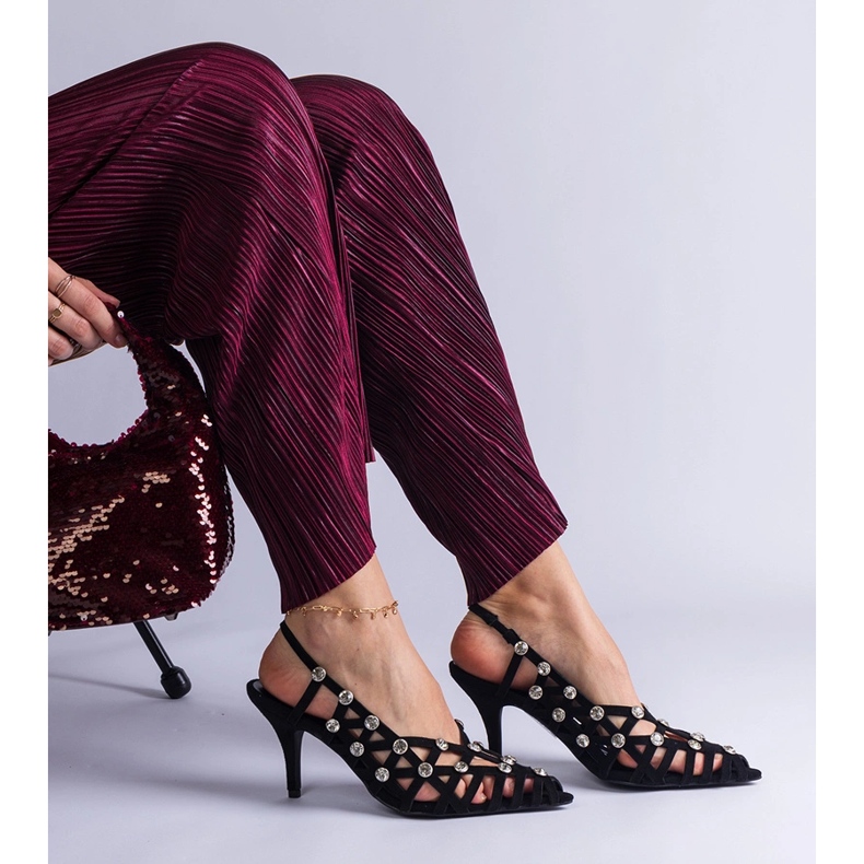 Černé sandály pletené kameny černý 2