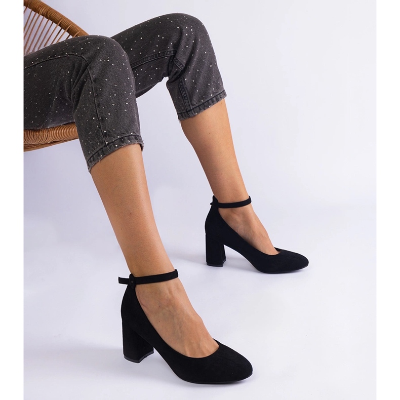 Černá čerpadla na ekologickém sloupu 1