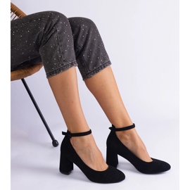 Černá čerpadla na ekologickém sloupu černý 2