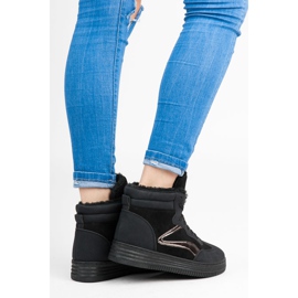 Sportovní boty s kožešinou černá 1