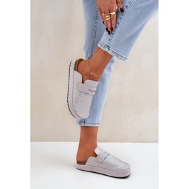 Dámské žabky zdobené zirkony na šedé plošině šedá 2