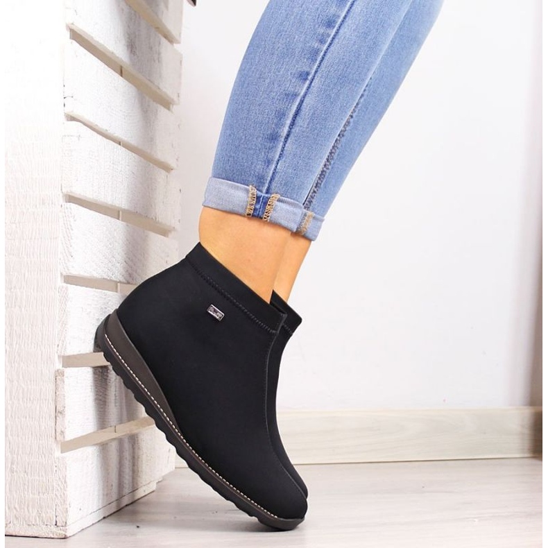 Dámské boty izolovaly černý Rieker v 98251-00 černá 2