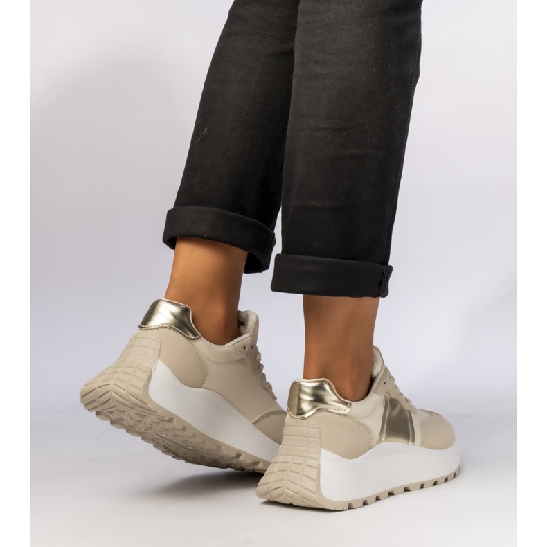 Béžové sportovní tenisky žen béžový 1 Béžové sportovní tenisky žen béžový 1