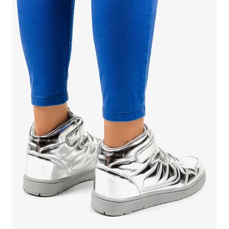 Růžové dámské sandály na nízkém podpatku se zapínáním na kotníky růžový 1 Růžové dámské sandály na nízkém podpatku se zapínáním na kotníky růžový 1