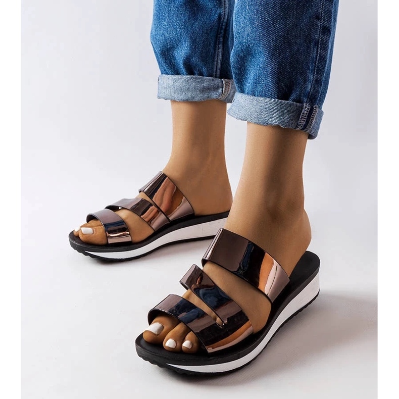 Dámské černé kožené mokasíny se silnou podrážkou černá 2