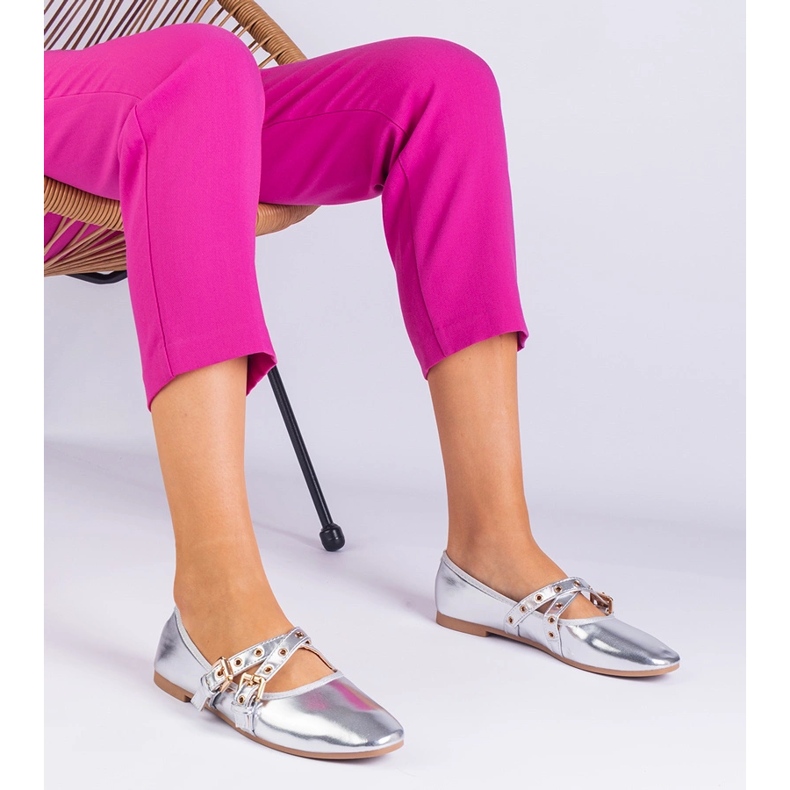 Stříbrné kovové baleríny vyrobené z ekologického pokoje zdobené spony stříbrný 1