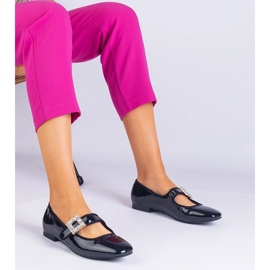 Černé vázané baleríny zdobené sponou černá 1 Černé vázané baleríny zdobené sponou černá 1