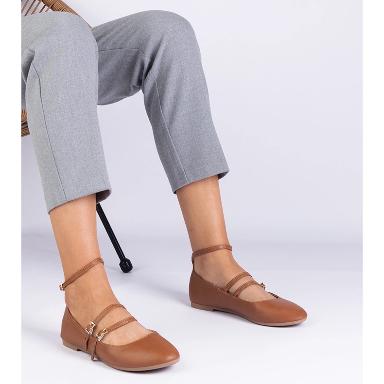 Hnědé baleríny vyrobené z ekologického pokoje s spony hnědý 1