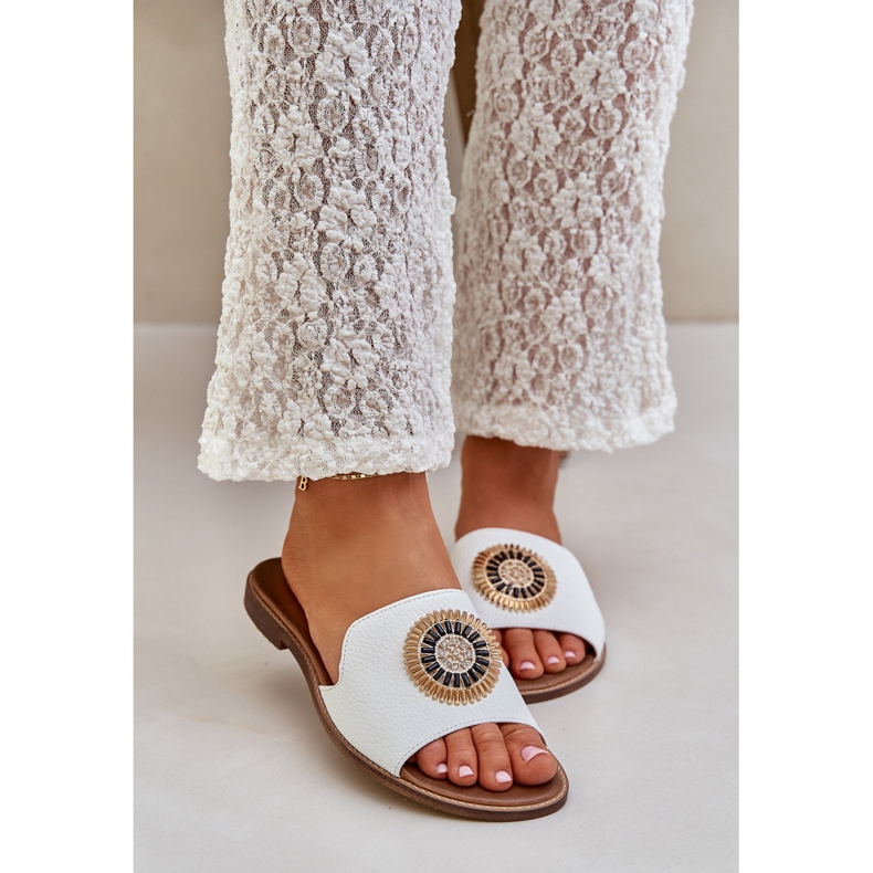 Lewski Shoes Kožené žabky s plochým pokojem Lewski 3047/o Dekorace bílý 2