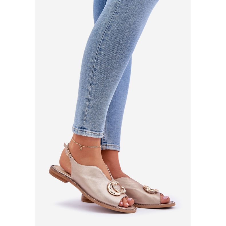 Laura Messi Ploché kožené sandály s dekorací Laury Messi 2865 Zlotys zlatý 1