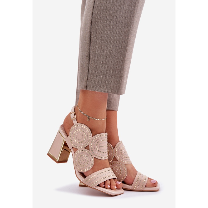 Zdobené sandály na post beige béžový 1 Zdobené sandály na post beige béžový 1