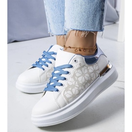 D/GMR Bílé a modré boty zdobené perforací od Erin bílý 1