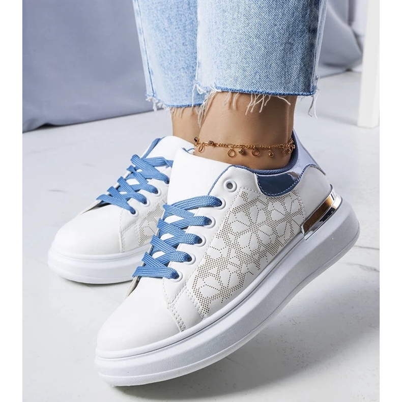D/GMR Bílé a modré boty zdobené perforací od Erin bílý 1