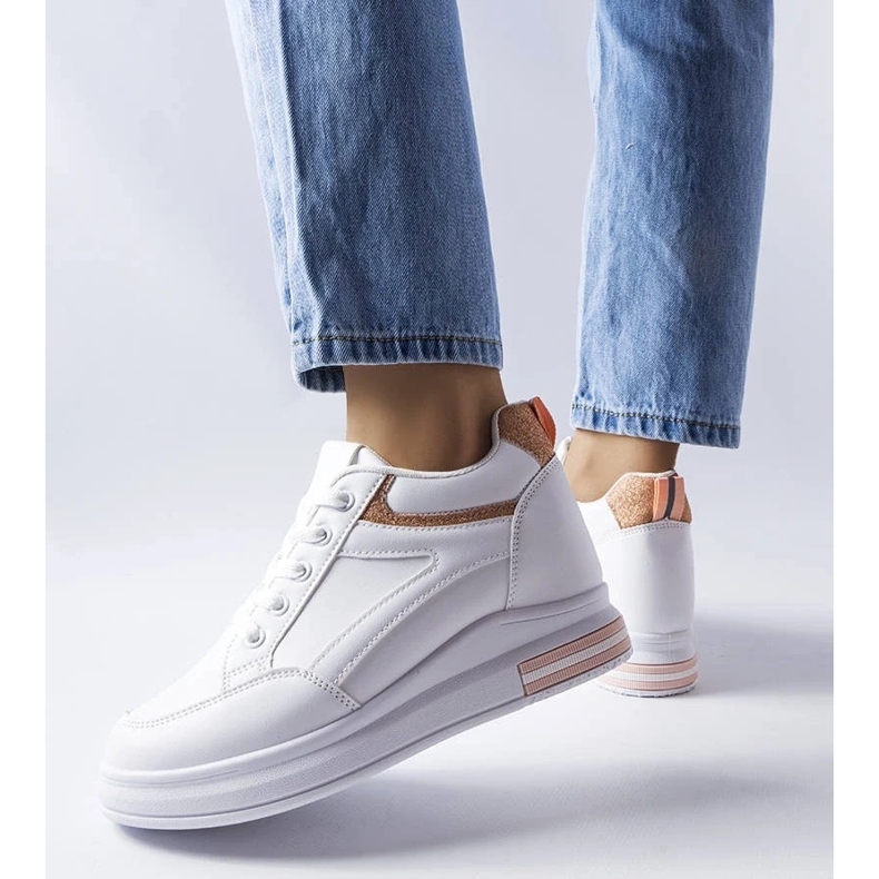 D/GMR Bílé tenisky s třpytivými vsadkami od Bonevil bílý 1