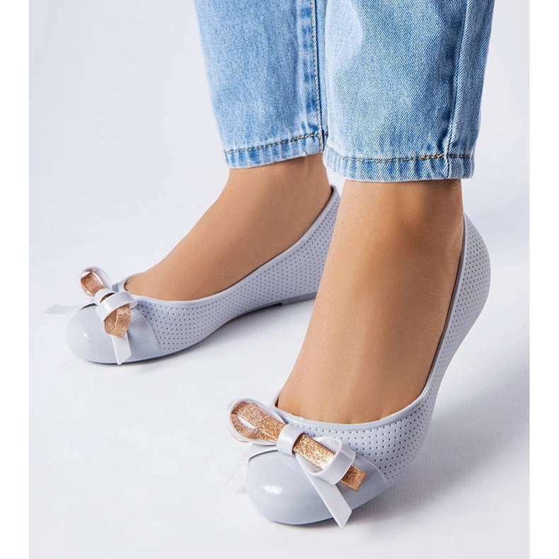 D/GMR Šedé balerínky zdobené mašlí Harlingen šedá 1 D/GMR Šedé balerínky zdobené mašlí Harlingen šedá 1