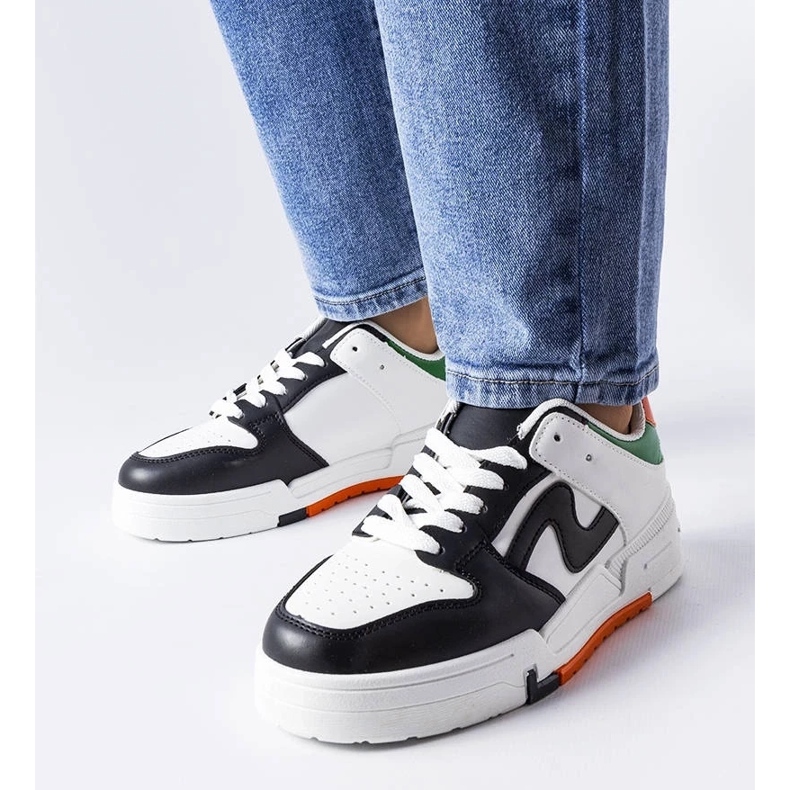 D/GMR Černobílé kozačky se silnější podrážkou značky Harter černá 1 D/GMR Černobílé kozačky se silnější podrážkou značky Harter černá 1