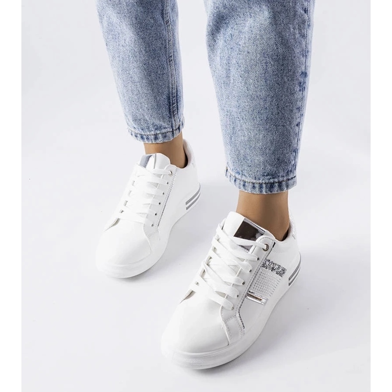 D/GMR Bílé tenisky zdobené kamínky Xarles 1