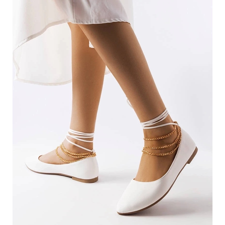 D/GMR Bílé balerínky s ozdobnou sponou od Donat bílý 2