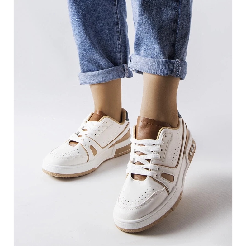 D/GMR Bílé tenisky s béžovými vsadkami od Willson bílý 1 D/GMR Bílé tenisky s béžovými vsadkami od Willson bílý 1