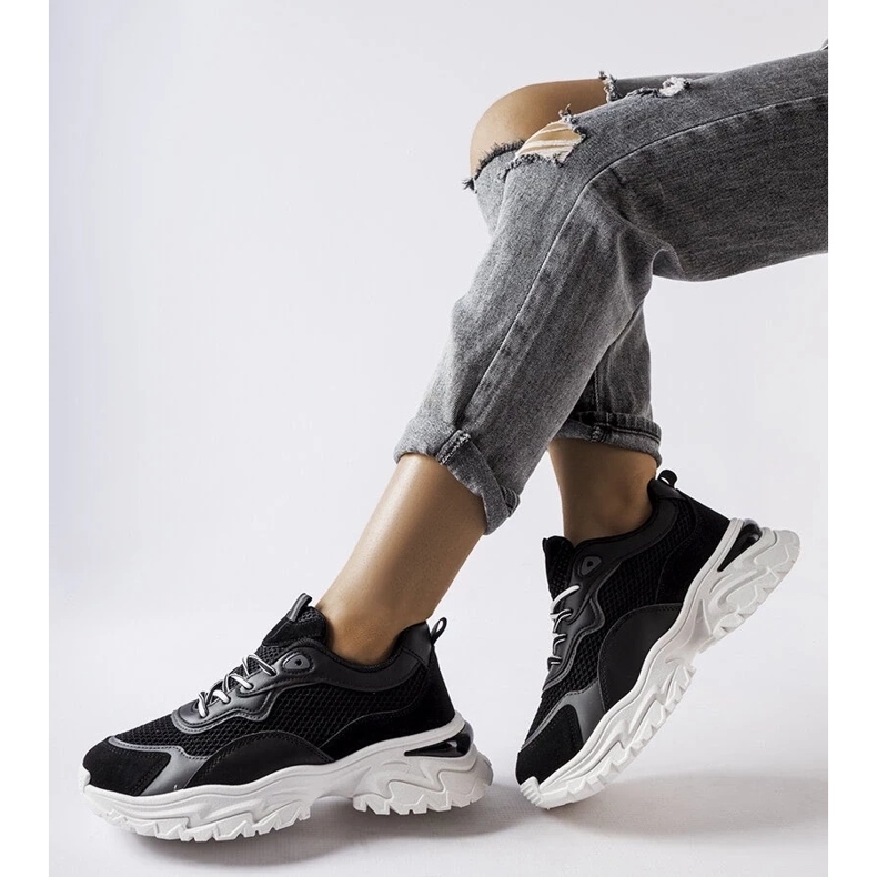 D/GMR Černé tenisky s viditelným běhounem značky Rosita černá 2 D/GMR Černé tenisky s viditelným běhounem značky Rosita černá 2