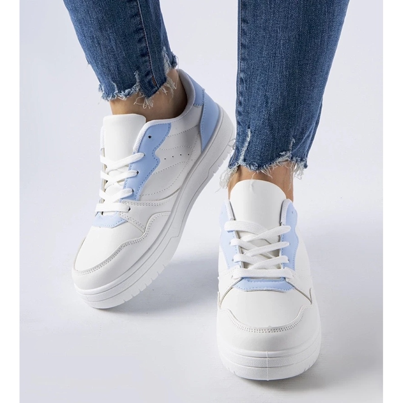 D/GMR Bílé tenisky s modrými akcenty od Fournie bílý 2